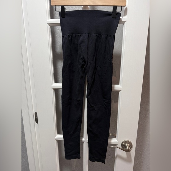HALARA Pants - NWT Halara UltraSculpt™ SoCinched High Waisted Scrunch Butt Lifting Leggings